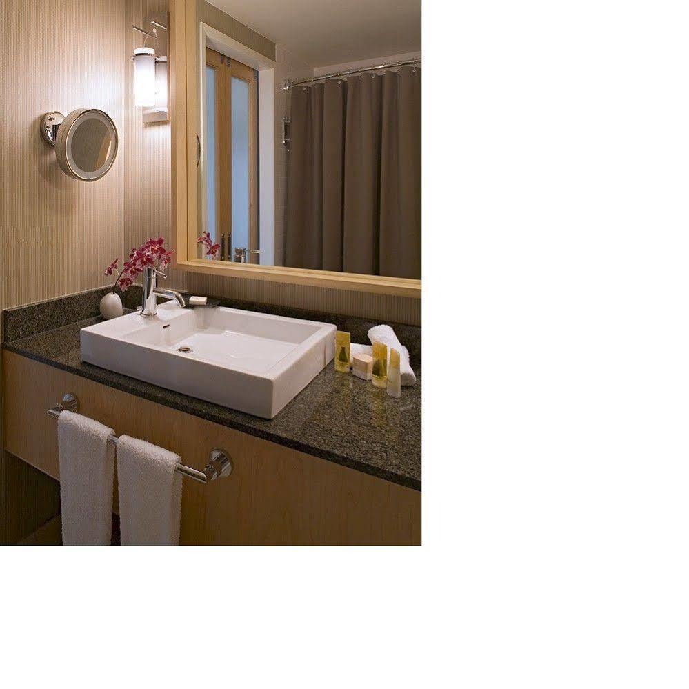 Hyatt Regency Hotel 4*